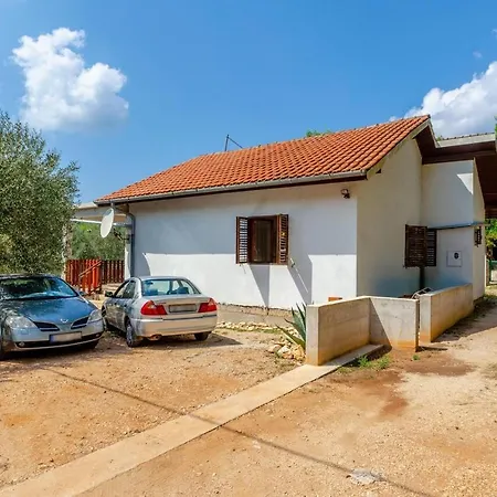 Hébergement de vacances Family Friendly House With A Swimming Pool Cove Gradina, Korcula - 19317