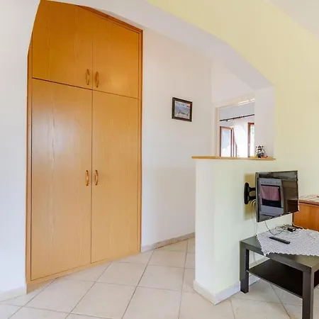 Hébergement de vacances Family Friendly House With A Swimming Pool Cove Gradina, Korcula - 19317 *