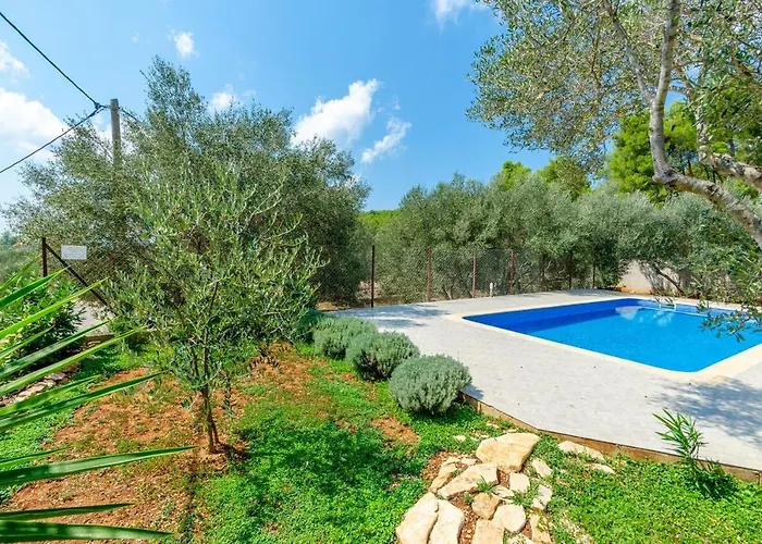 Holiday home Family Friendly House With A Swimming Pool Cove Gradina, Korcula - 19317 *